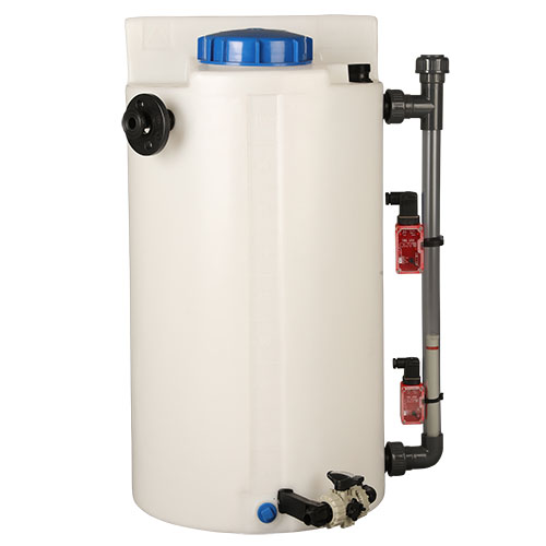 Dosing tank with external level indicator and magnetic switch